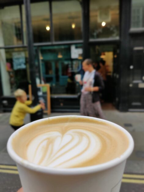 Kiss the Hippo - London Kaffebar - Cappuccino